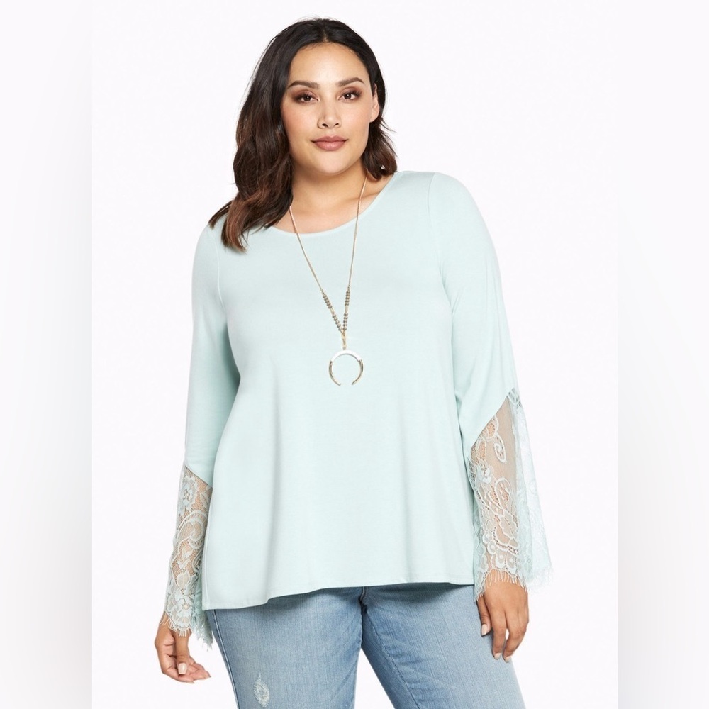 Torrid Lace Bell Sleeve Top Mint Green size 2